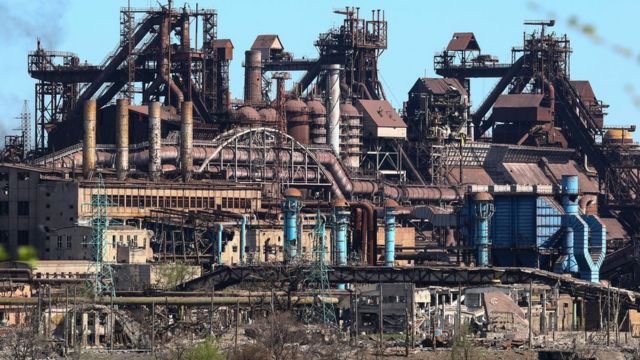 Российские военные возобновили штурм завода "Азовсталь" в Мариуполе ...