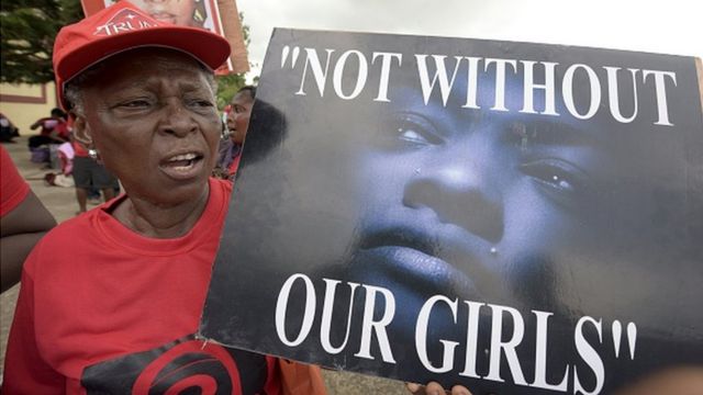 Le 14 avril 2016, les membres du mouvement 'Bring Back Our Girls' faisaient pression sur le gouvernement pour activer la libération des écolières de Chibok disparues le 14 avril 2014 dans le Nort-Est du Nigeria