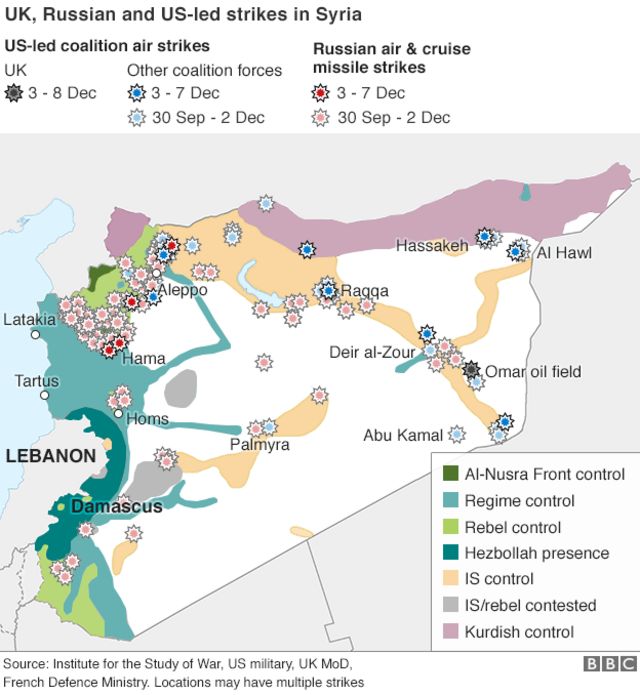 ロシアによるシリア空爆は赤とピンク、英国は黒、英以外の有志連合による空爆は青と水色