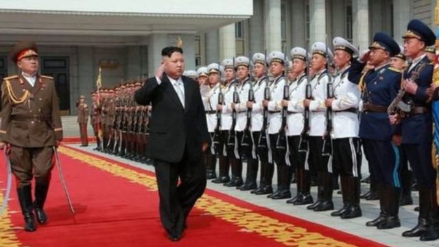 Ишембиде Түндүк Корея аскердик салтанаттуу жүрүш өткөрдү.