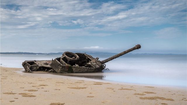 Tank on a beach in Quemoy.