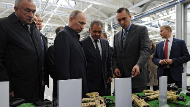 Путин на заводе "Калашникова"