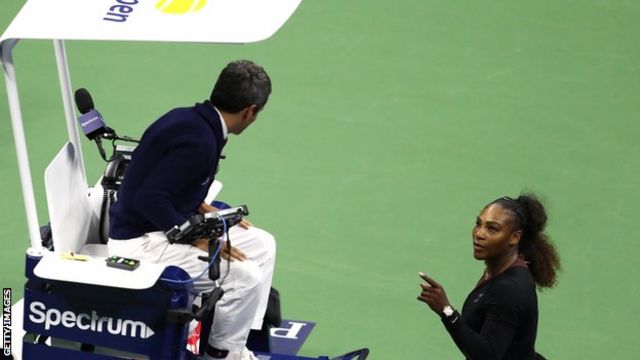 Serena Williams confronts umpire Carlos Ramos