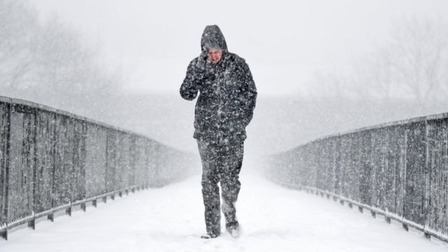 En algunos lugares de Reino Unido pueden caer hasta 50 centímetros de nieve.