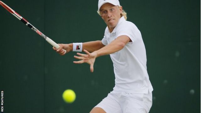 elev bibliotek Palads Wimbledon 2021: Bjorn Borg's son Leo makes winning start in boys' event -  BBC Sport