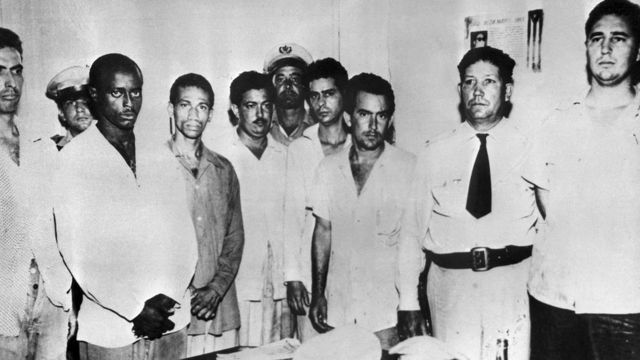 Fidel Castro (extremo derecho) tras el asalto de Moncada. Julio 1953