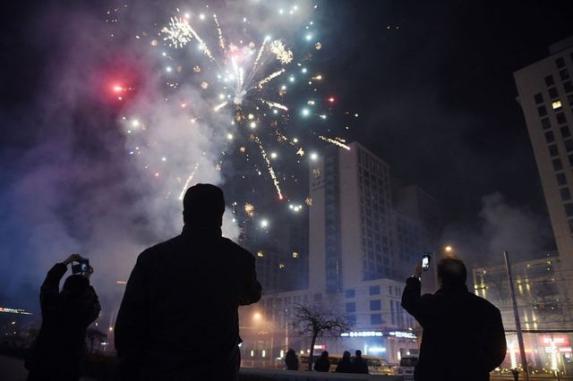 Beijing considers banning Chinese New Year fireworks amid smog concerns