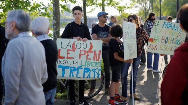 Eleitores contra Le Pen