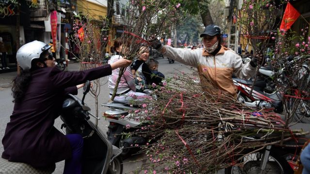 Phụ nữ chỉ nên làm những việc họ thấy vui trong dịp Tết, theo nhà báo Thu Hà.