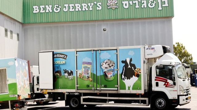 شاحنة توصيل مثلجات "بن أند جيريز" في تل أبيب