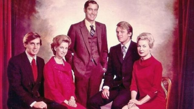 عکسی از خواهران و برادران ترامپ - از راست به چپ: ماریان، دونالد، فرد، الیزابت و رابرت