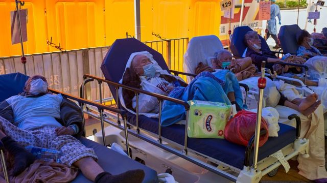 香港卫生署卫生防护中心早前表示，第五波疫情中，60岁或以上人士占整体死亡个案逾九成