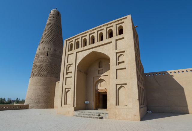 El minarete y mezquita de Emin.