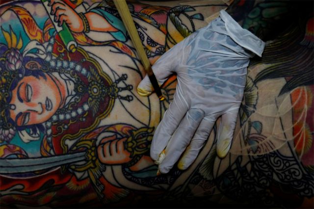 Tattoos in Japan: Why they're so tied to the yakuza - BBC News