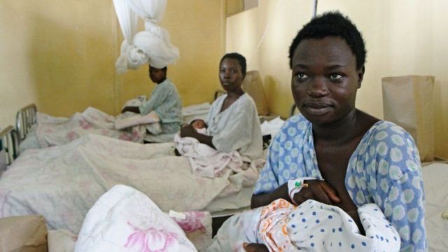 Akina mama na watoto wao wachanga