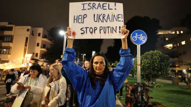 Manifestantes pedem que Israel ajude a Ucrânia e 'pare' Putin