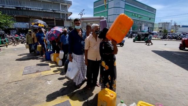 இலங்கை நெருக்கடி