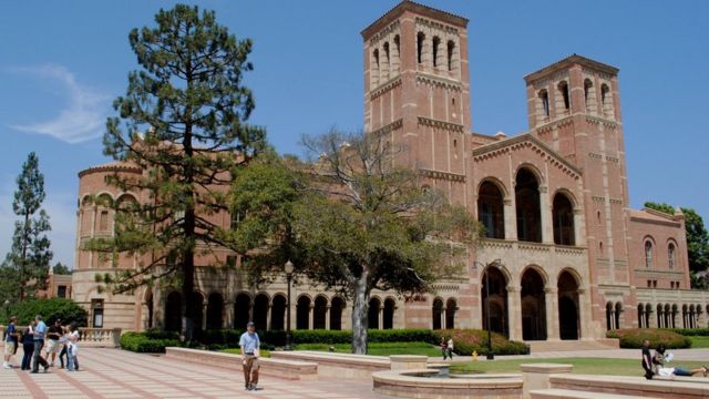 Khuôn viên trường Đại học California Los Angeles (UCLA)