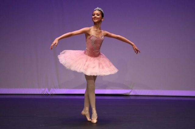 Valentina Sanna: 'Angel' ballerina, dies meningitis - BBC News