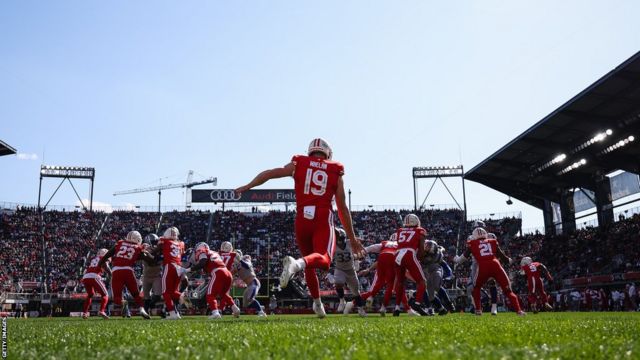 Dan Whelan: Irishman thrilled by start to NFL career after Green Bay Packers  debut - BBC Sport