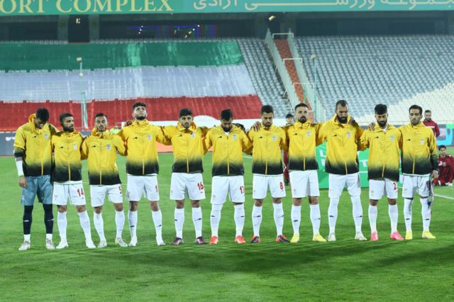 در روز پنج‌شنبه، به جز دو بازیکن تیم ملی فوتبال ایران، باقی بازیکنان در دیدار در برابر نیکارآگوئه، سرود ملی جمهوری اسلامی ایران را نخواندند