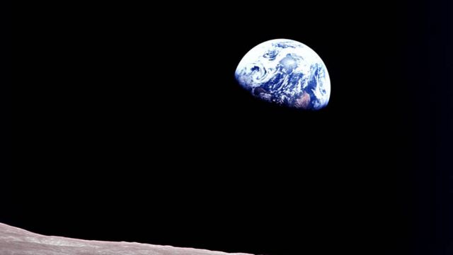 Earthrise, la célebre imagen de la Tierra vista desde el Apollo 8 tomada por el astronauta Bill Anders en 1968