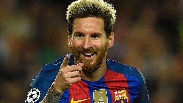 Messi, l'un des attaquants les plus prolifiques de l'histoire a récemment battu le record de buts de Pelé en club (avec 644).