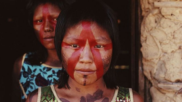 Kayapó en la cuenca del Amazonas, Brasil, 2002.