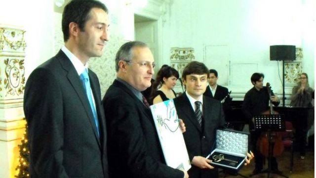 Zuroff, declarado ciudadano honorario de Novi Sad.