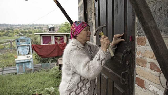 Війна евакуація село