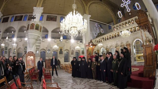 Şam'daki bir katedralde Putin ve Esad