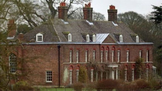 剑桥夫妇将继续保留他们在诺福克的家安默庄园（Anmer Hall）。(photo:BBC)