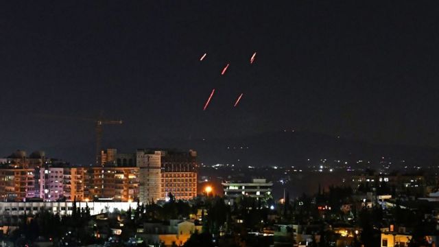 الدفاعات الجوية السورية ترد على استهداف صواريخ إسرائيلية جنوب العاصمة دمشق، 20 تموز 2020.