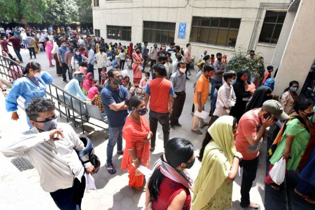 People line up to get tested for Covid-19 during a special testing camp at Chacha Nehru hospital in Geeta colony, on April 16, 2021 in New Delhi, India.