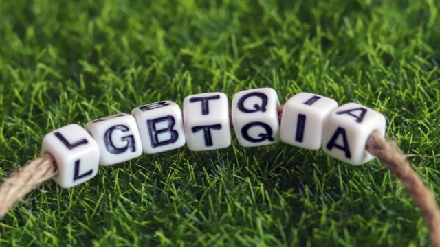 Pulsera con las letras LGBTQIA