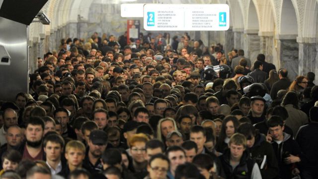Час пик в московском метро (фото 2013 года)