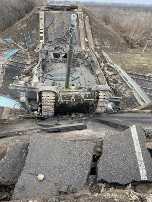 Подбитый российский танк под Николаевом