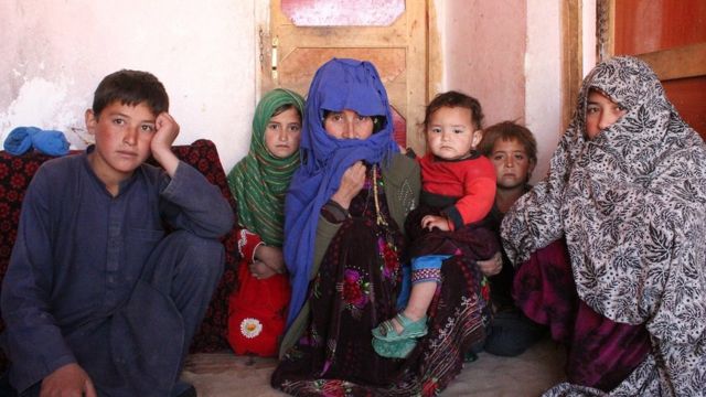 خانواده عبدالحمید در غور. عبدالحمید در انفجار شهر فیروزکوه کشته شد