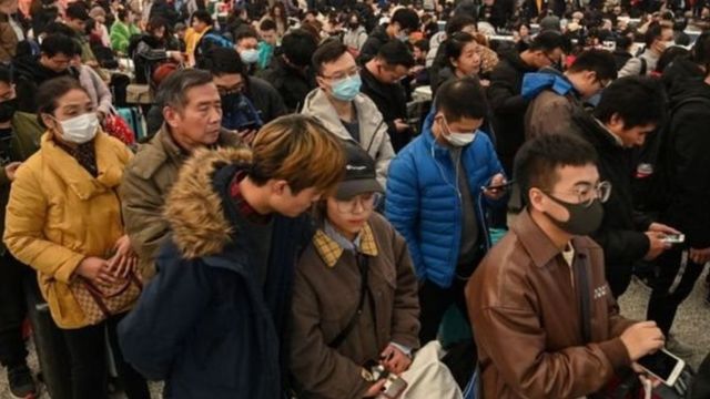 Jutaan warga China melakukan perjalanan di dalam dan luar negeri untuk Imlek.