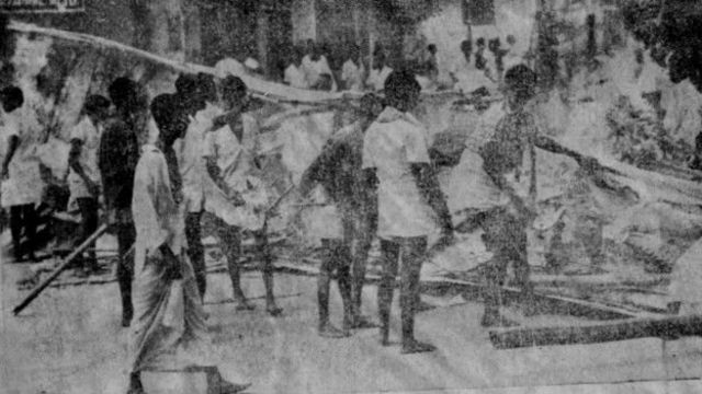 1965 ஆம் ஆண்டு நடந்த இந்தித்திணிப்பு எதிர்ப்பு ஆர்பாட்டக் காட்சி