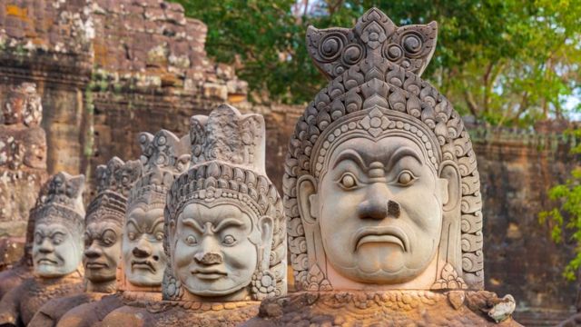 Estátuas de Angkor