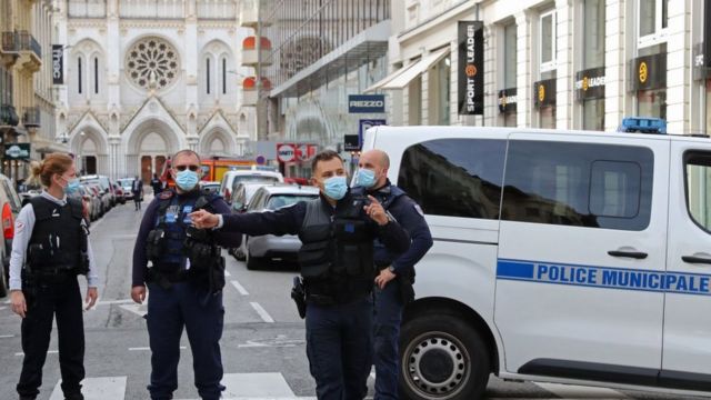 Policiers attaqués près de Rouen : un suspect se rend à la police