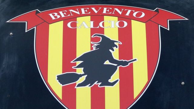 Las leyendas de brujas que rodean al Benevento, el modesto club italiano  que batió el récord del peor comienzo del fútbol europeo - BBC News Mundo