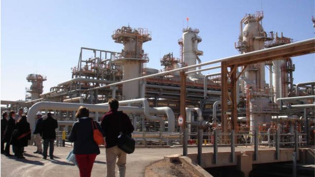 محطة لمعالجة الغاز إلى الجنوب من العاصمة الجزائر.