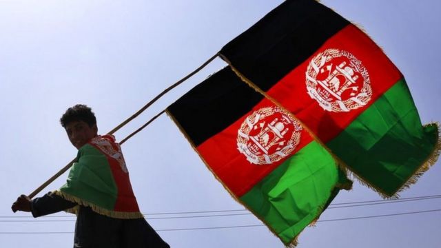 افغانستان پس از کسب استقلال سیاست خارجی از بریتانیا توسط امان‌الله، شاه وقت افغانستان، از سال ۱۹۱۹ به اینسو نوزدهم اوت (۲۸ اسد/مرداد) را به عنوان روز استقلال این کشور نامیده است