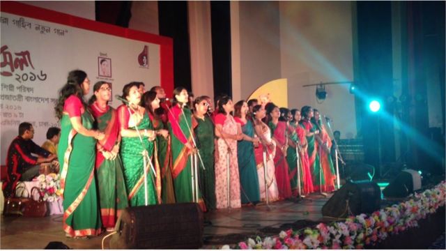 নজরুল মেলায় সংগীত পরিবেশনা।
