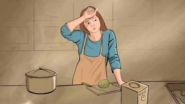Рисунок: Уставшая женщина на кухне