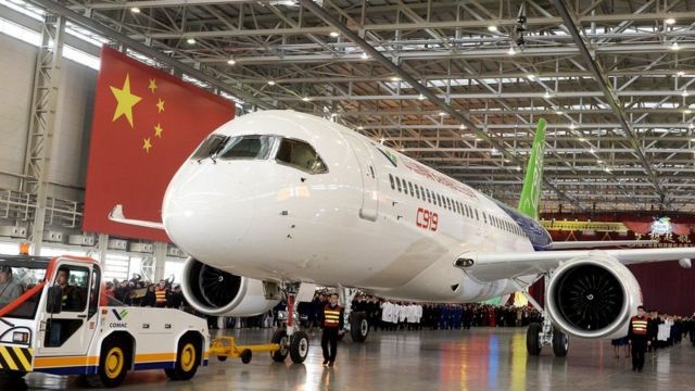 C919, Pesawat Buatan Cina Yang Separuh Harga B737 Dan A320 - BBC News ...