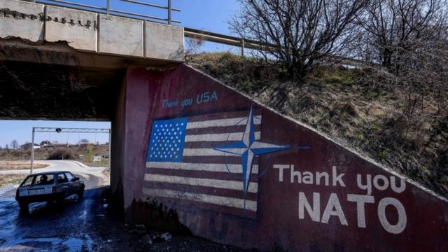 Mural agradeciéndole a la OTAN.