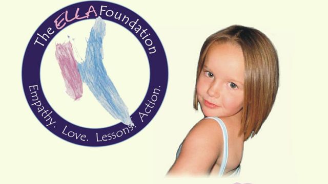 Foto de Ella junto à logo da ELLA foundation. Menina foi assassinada pelo irmão